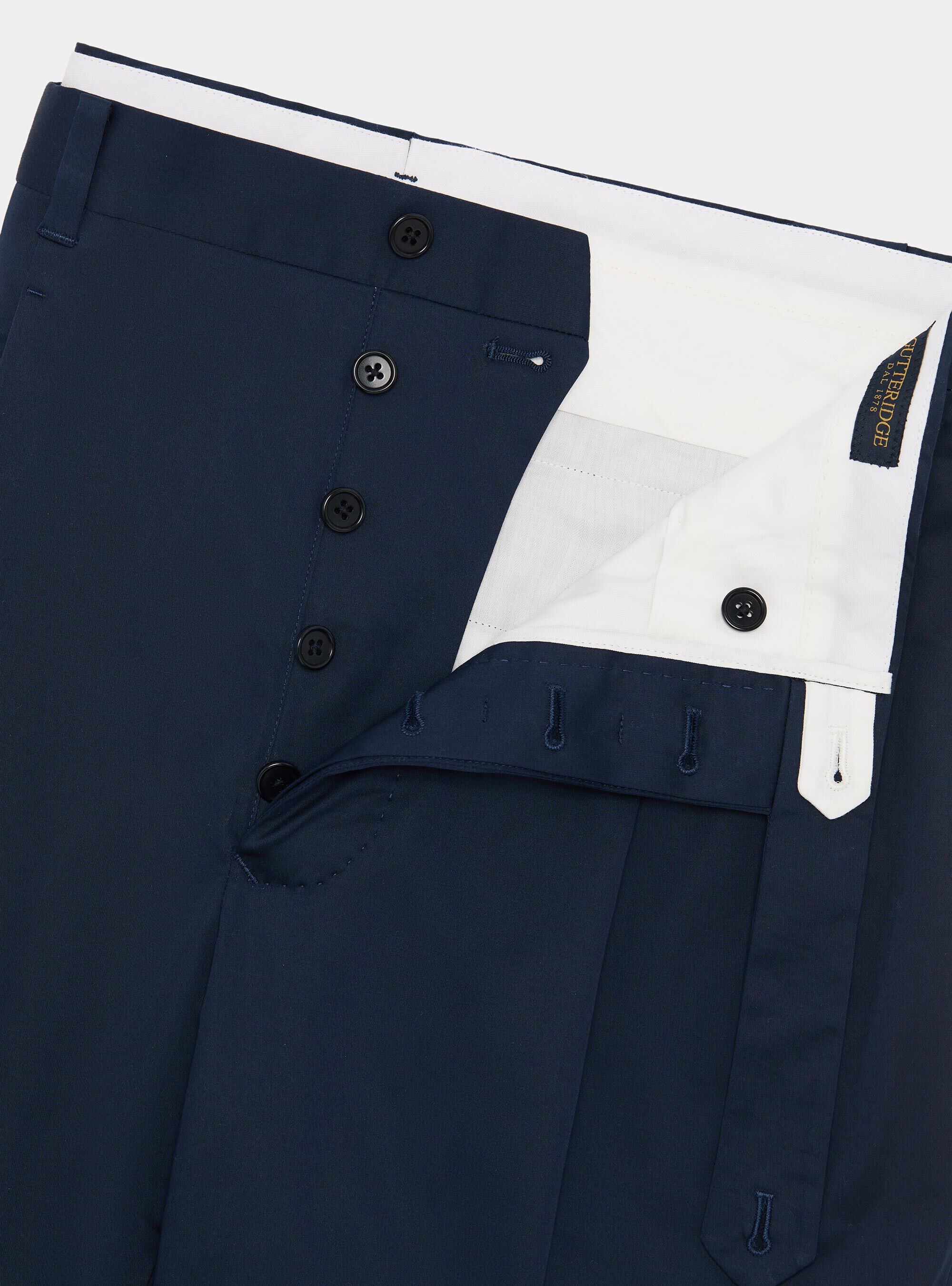 Pantalones con pinzas en popel&iacute;n de algod&oacute;n el&aacute;stico, AZUL MARINO