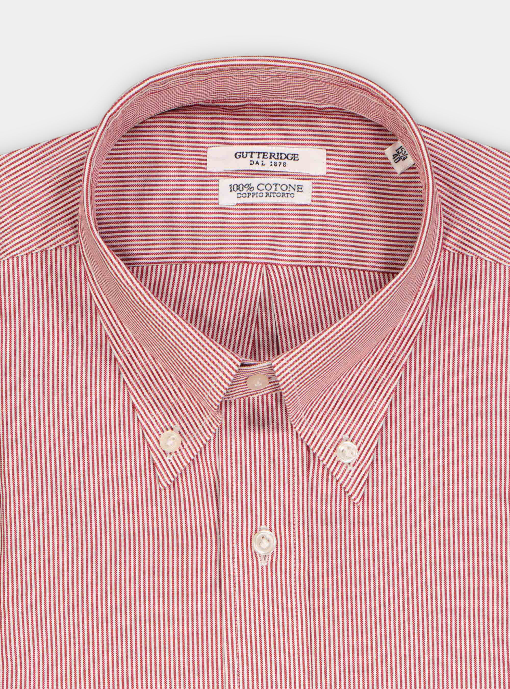 C&oacute;moda camisa con cuello abotonado en oxford a rayas