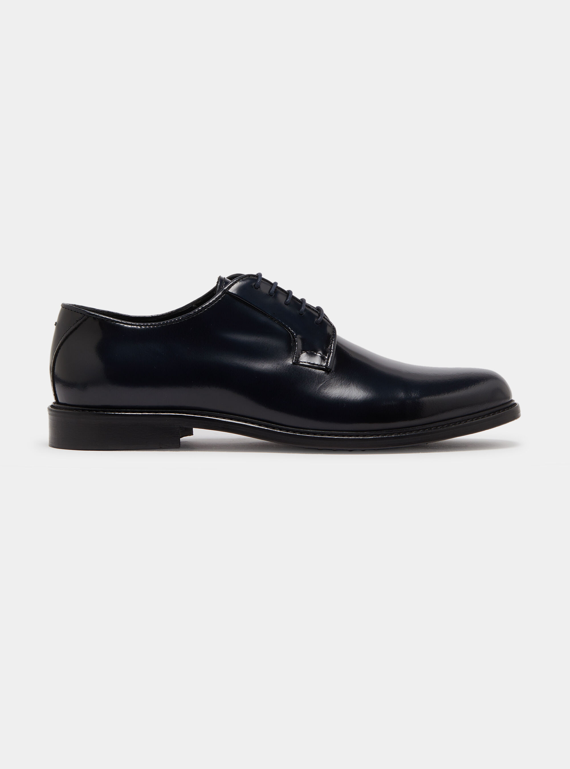 Abrasivated leather derby