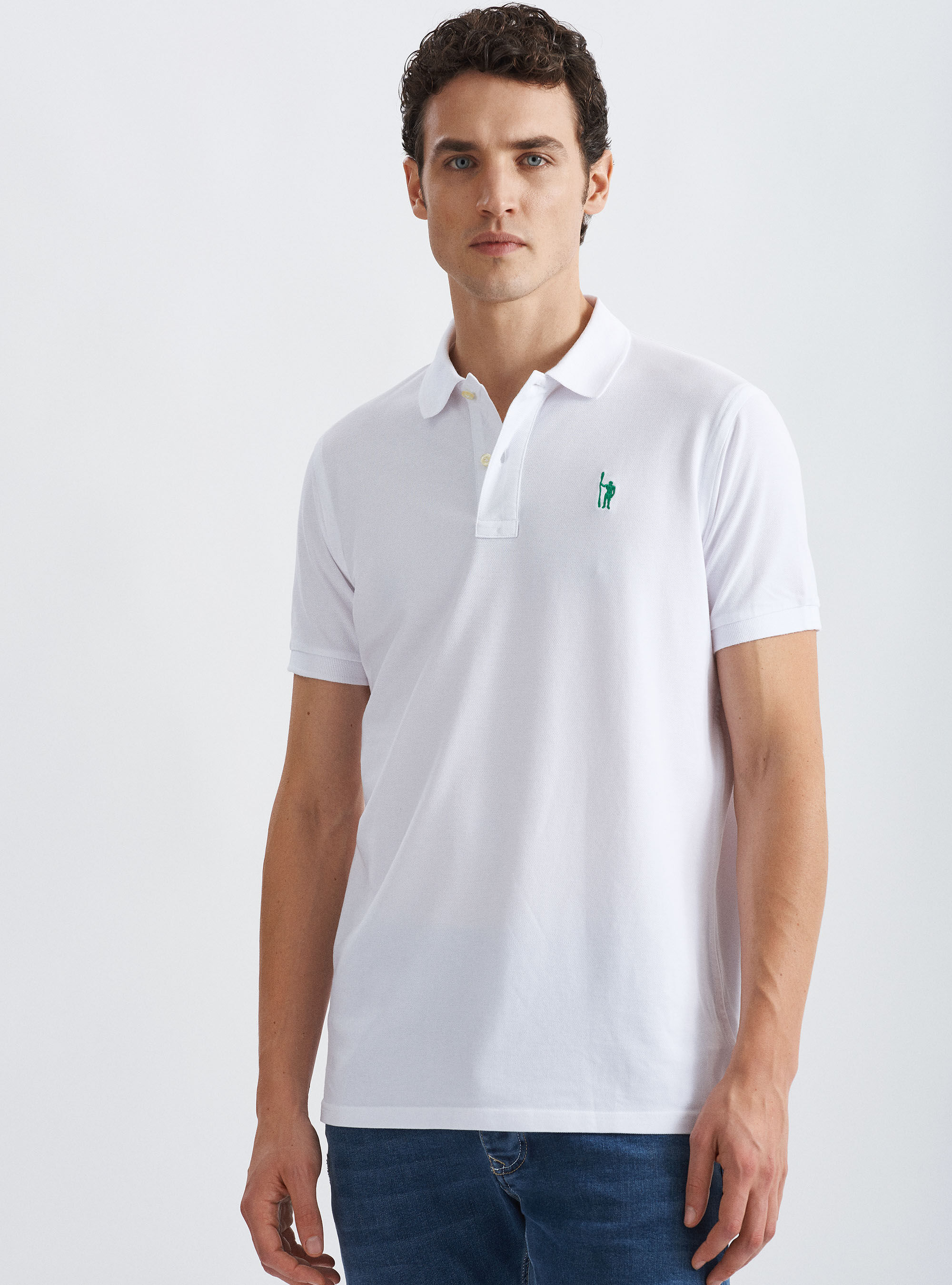Polo classique en coton piqu&eacute; avec broderie, BLANC
