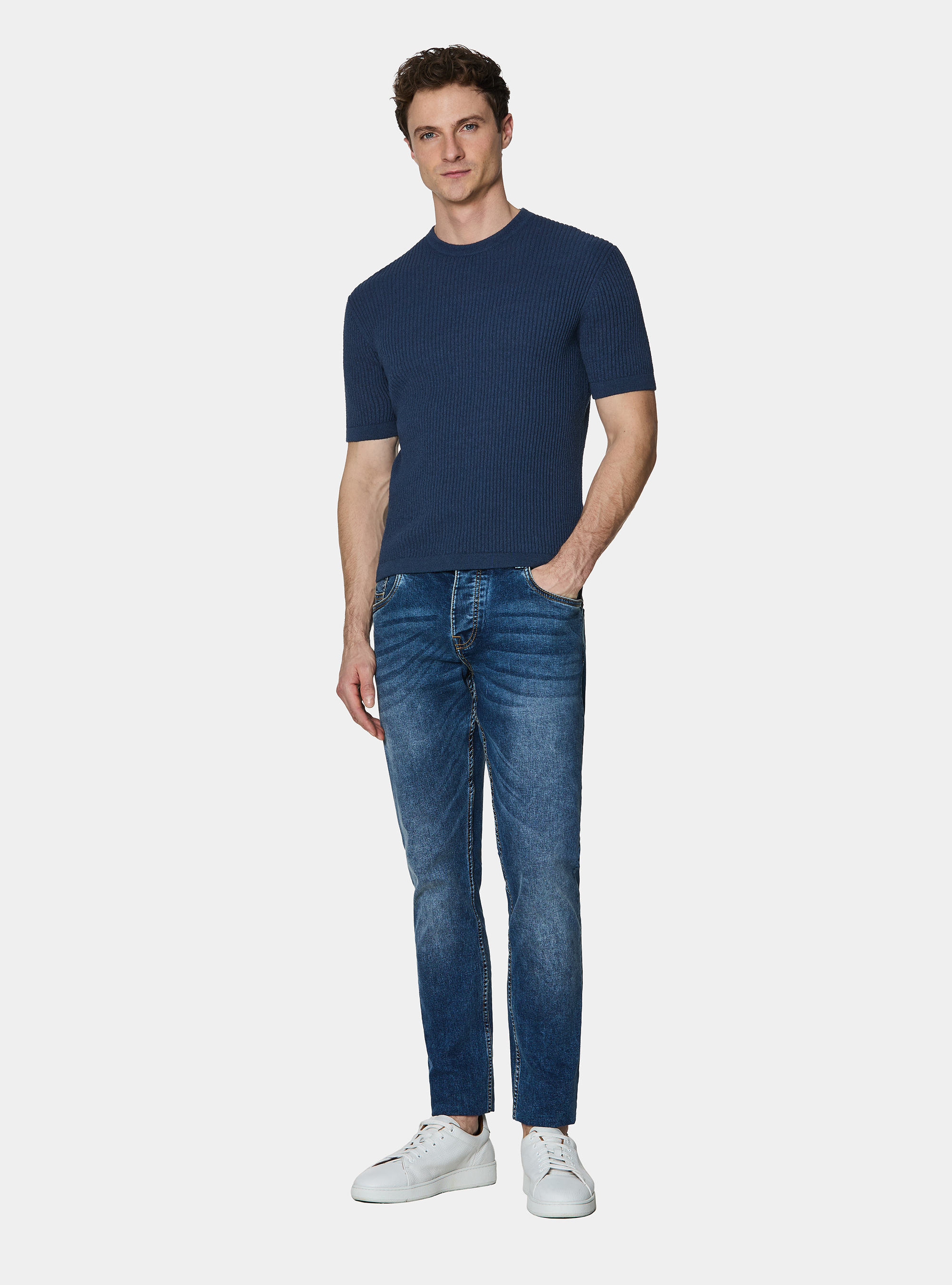 Crew neck in ribbed boucl&eacute; knit, INK