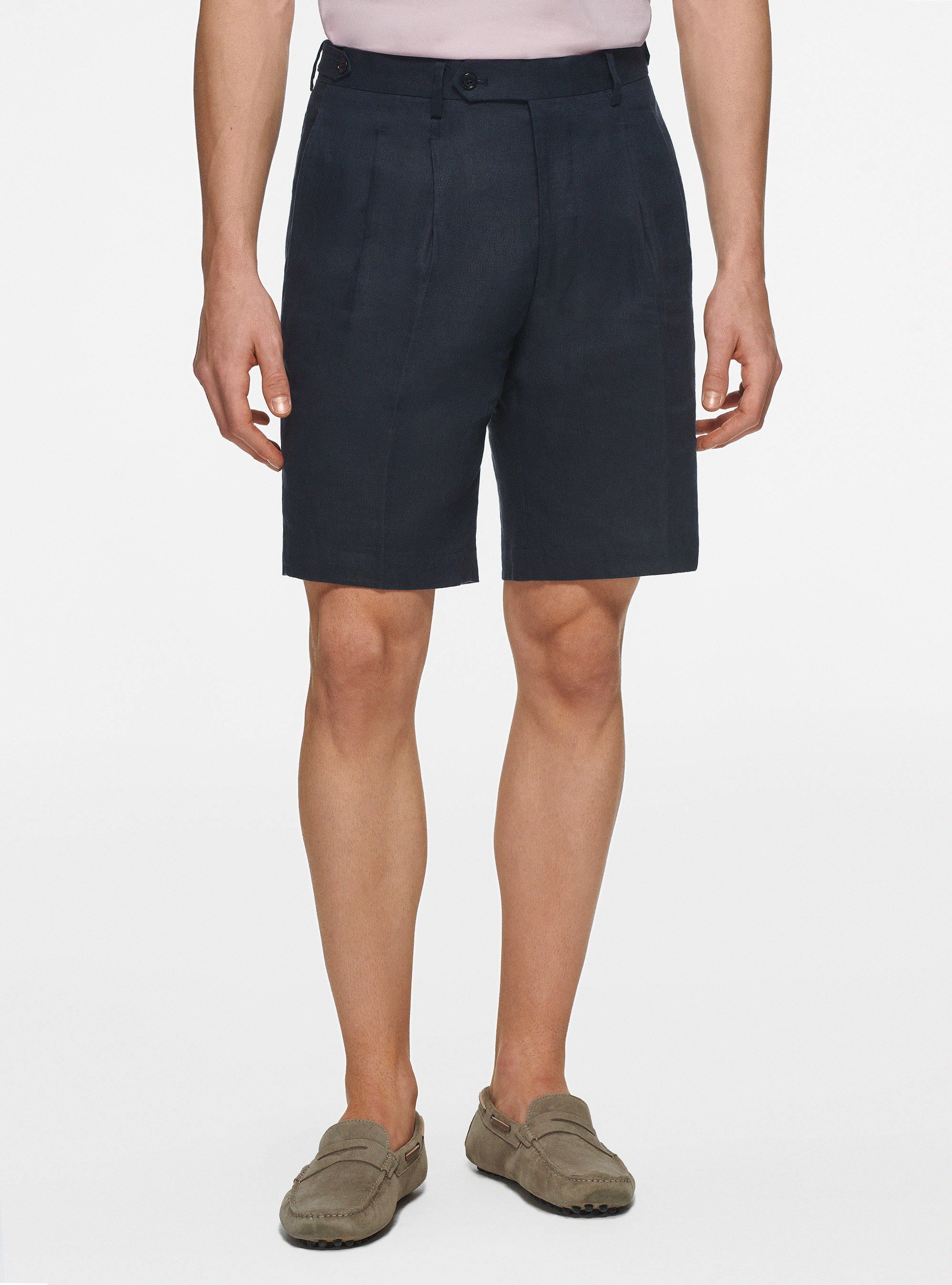 Linen Bermuda shorts with pleats, NAVY BLUE