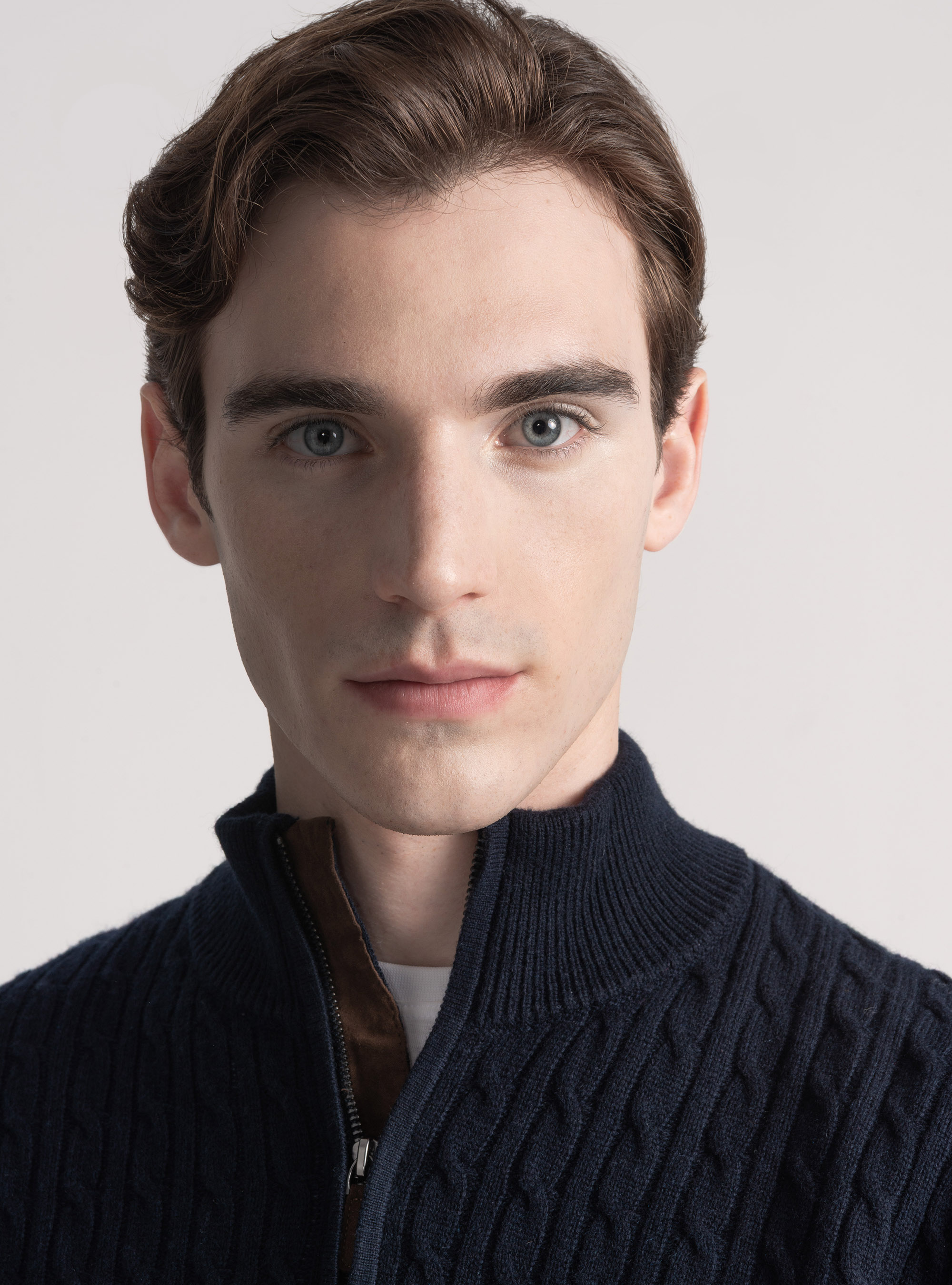 Maglia con collo mock e treccia in misto lana, BLU NAVY