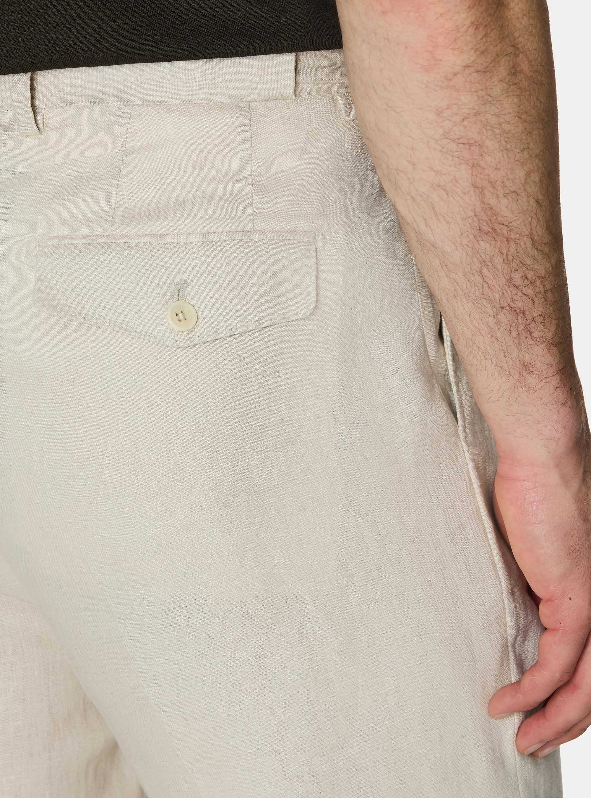 Pantalon &agrave; double couture en pur lin, &Atilde; CRU