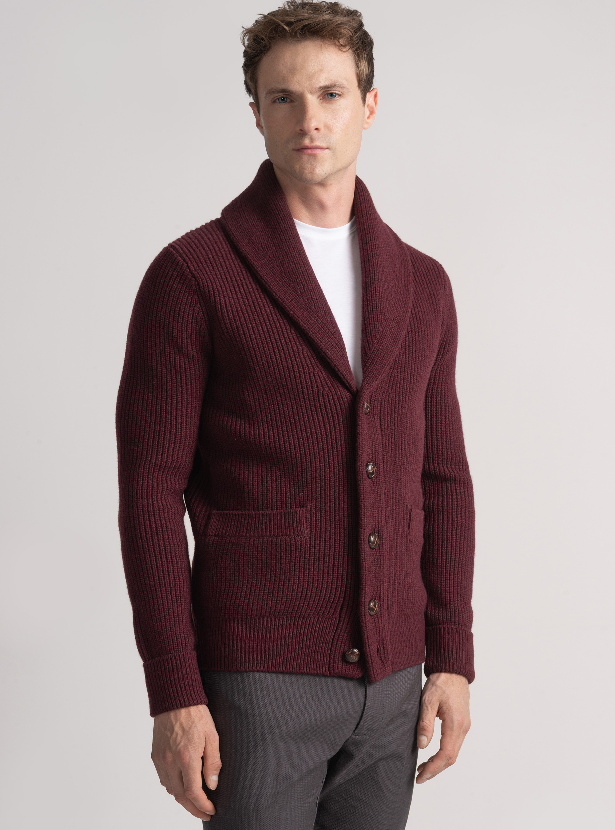 Strickjacke aus Merinowolle mit Schalkragen, BORDEAUX 0311C