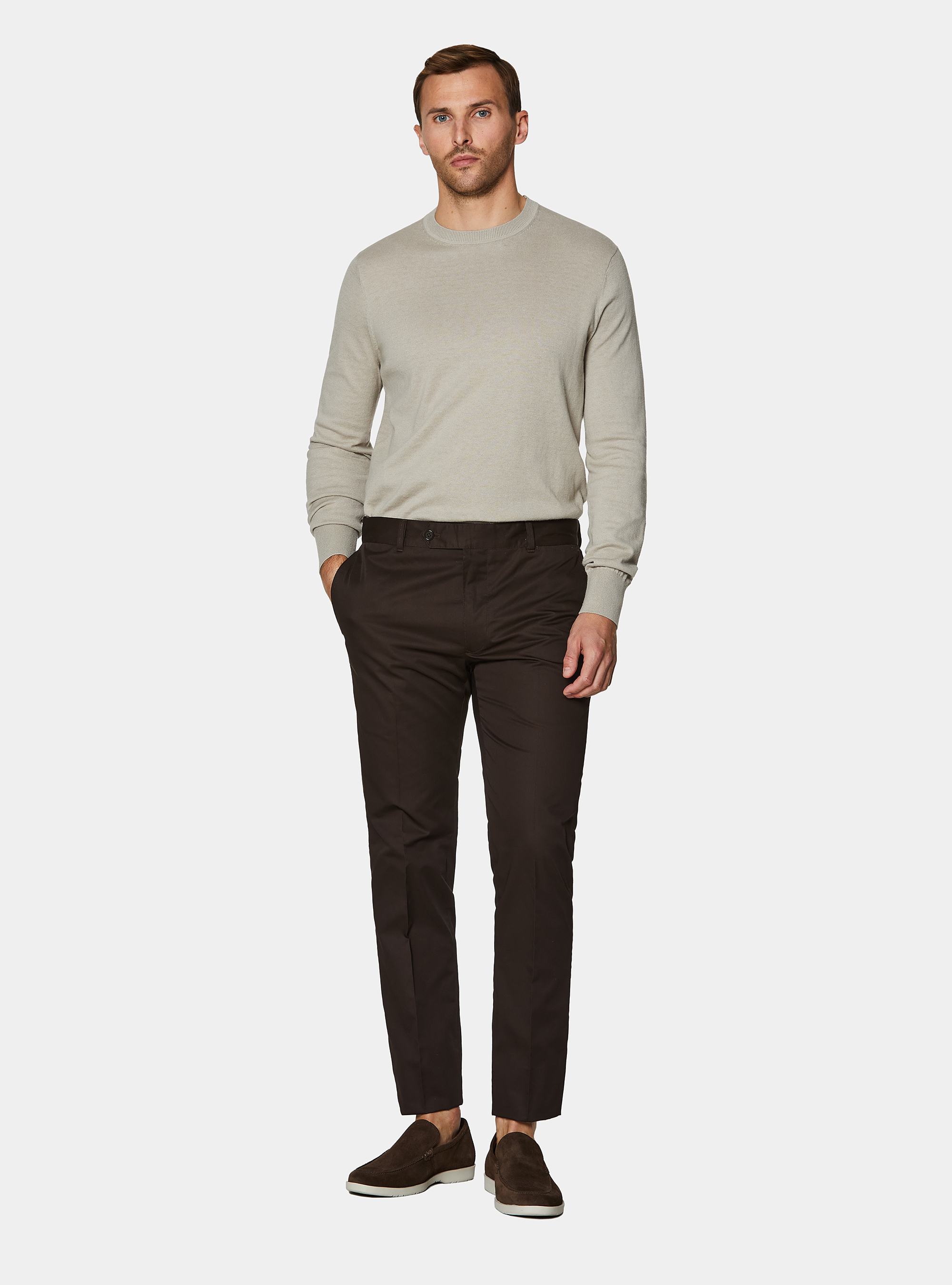 Lightweight twill slim fit chino trousers, BROWN