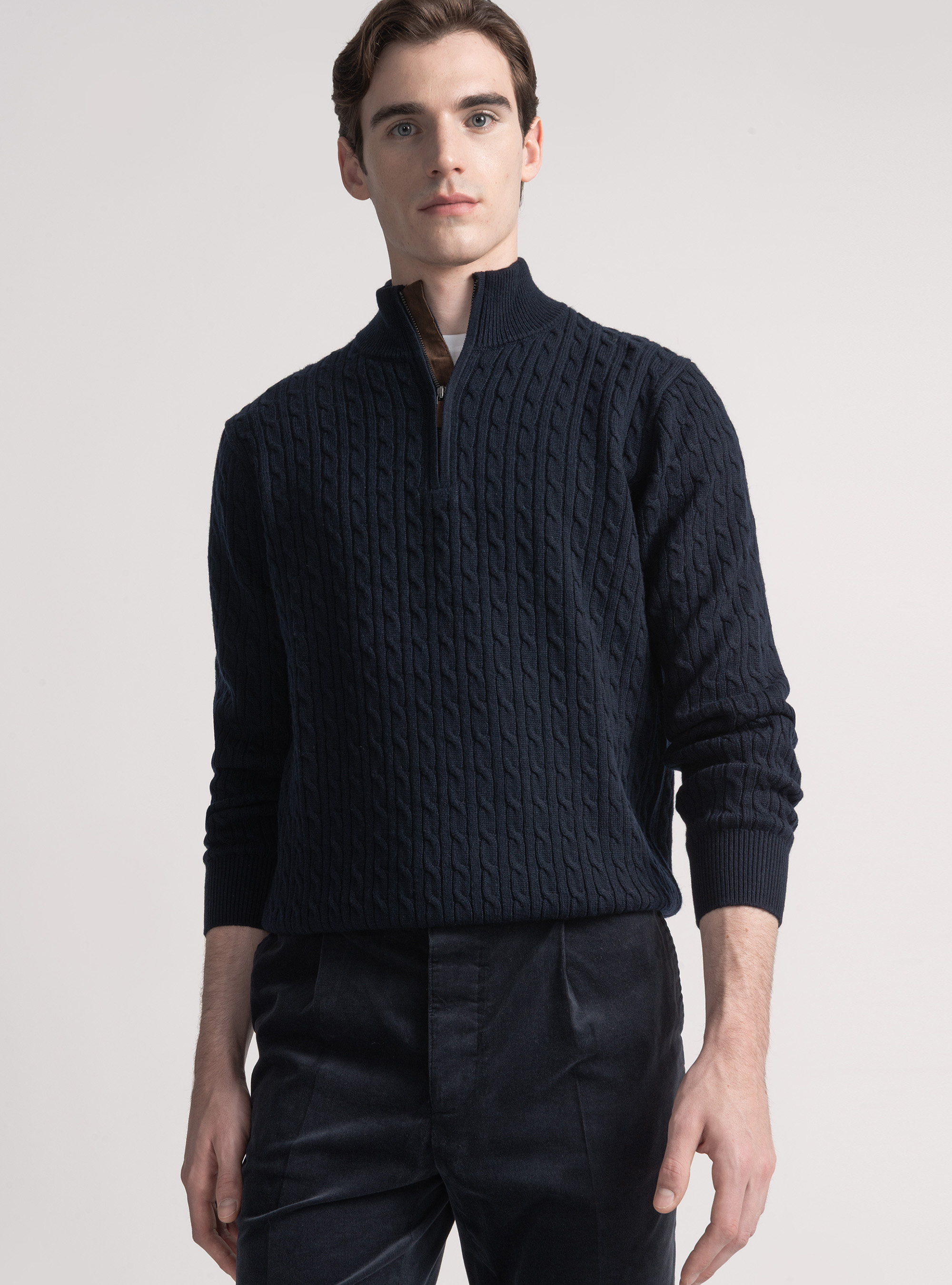 Maglia con collo mock e treccia in misto lana, BLU NAVY