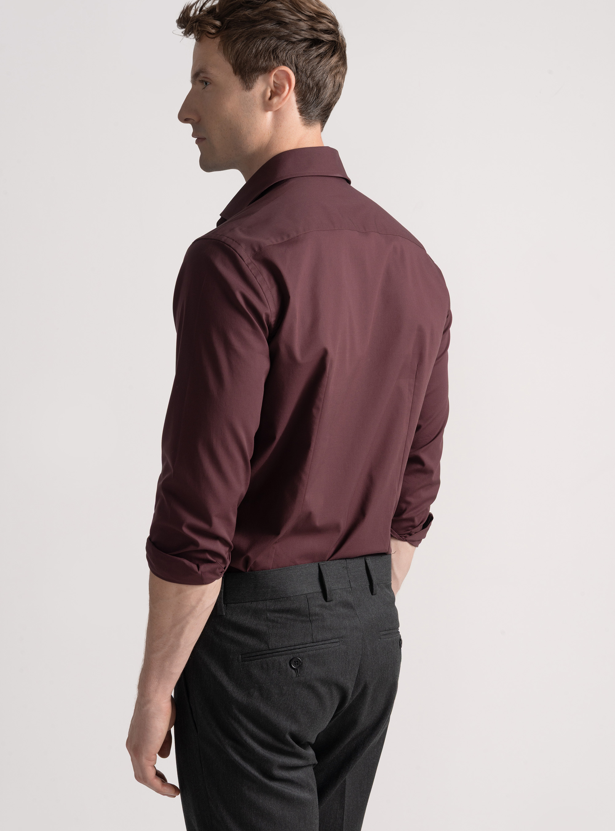 Camisa de popel&iacute;n de algod&oacute;n el&aacute;stico, BURDEOS