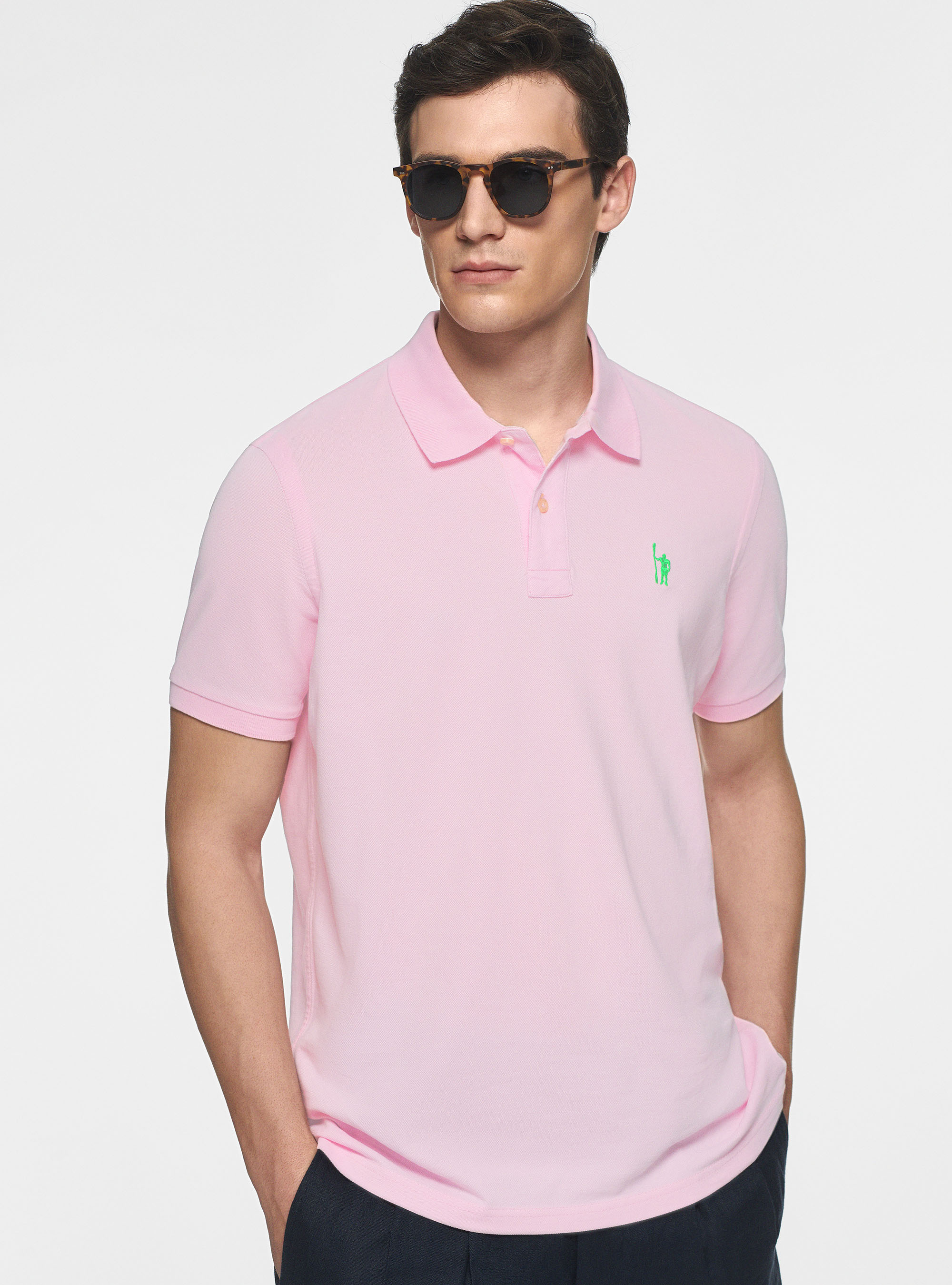 Piqu&eacute; polo shirt with embroidery, PINK