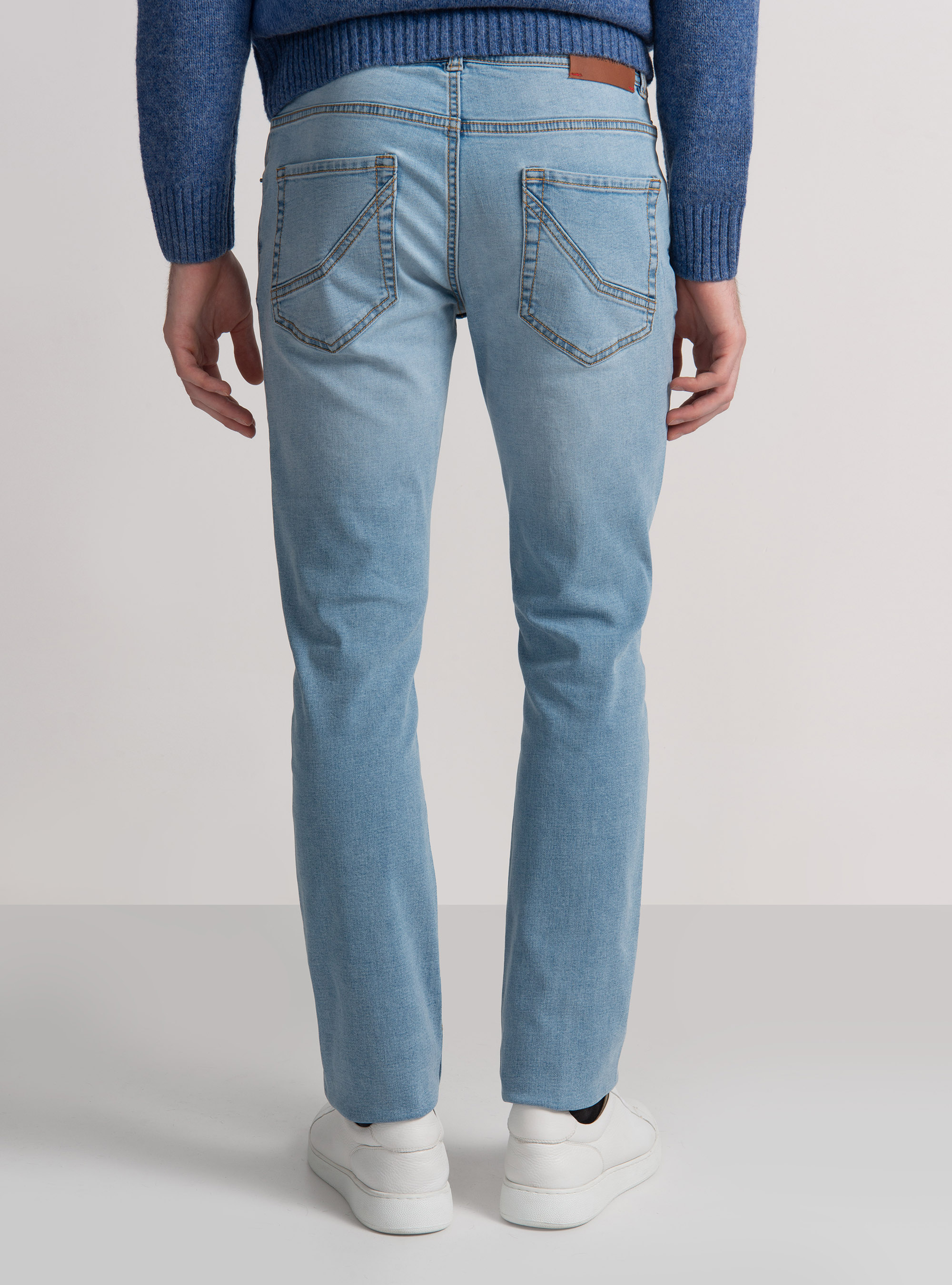 5 Regular fit denim pockets, LIGHT BLUE