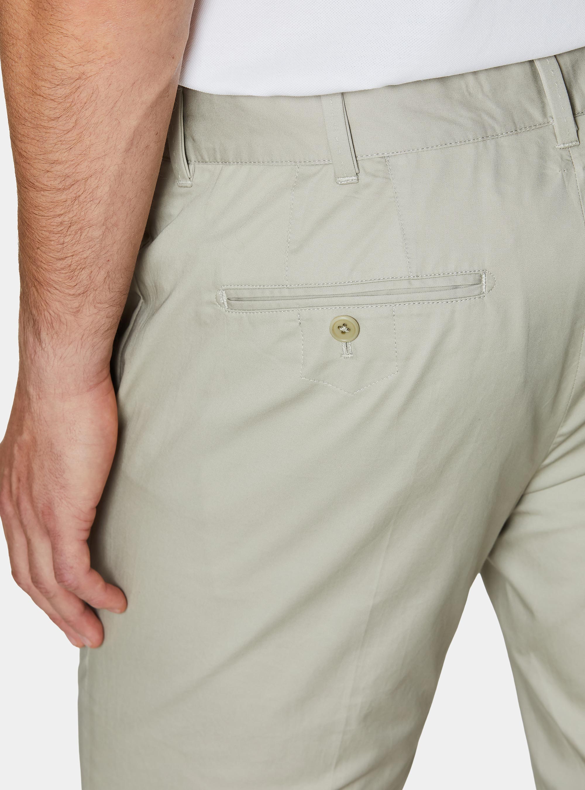Leichte Chino-Hose aus Twill in schmaler Passform, ECRU 0560C
