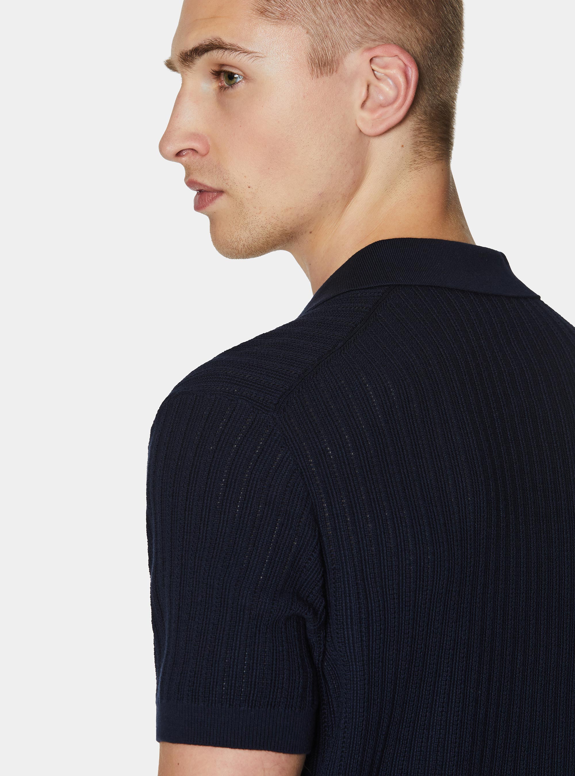 Polo en tricot perfor&eacute; sans boutons en coton extra-fin, BLEU MARINE