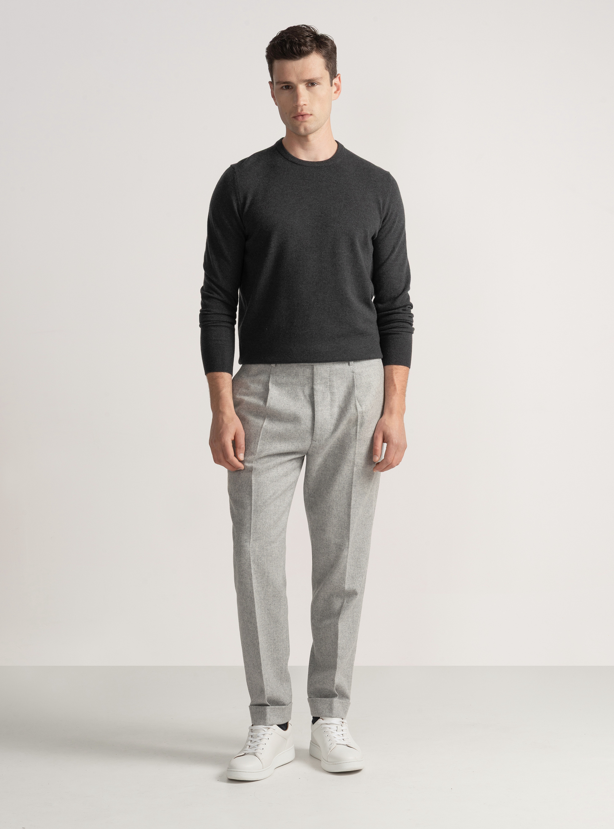 Maglia girocollo in lana lambswool e cashmere, ASFALTO