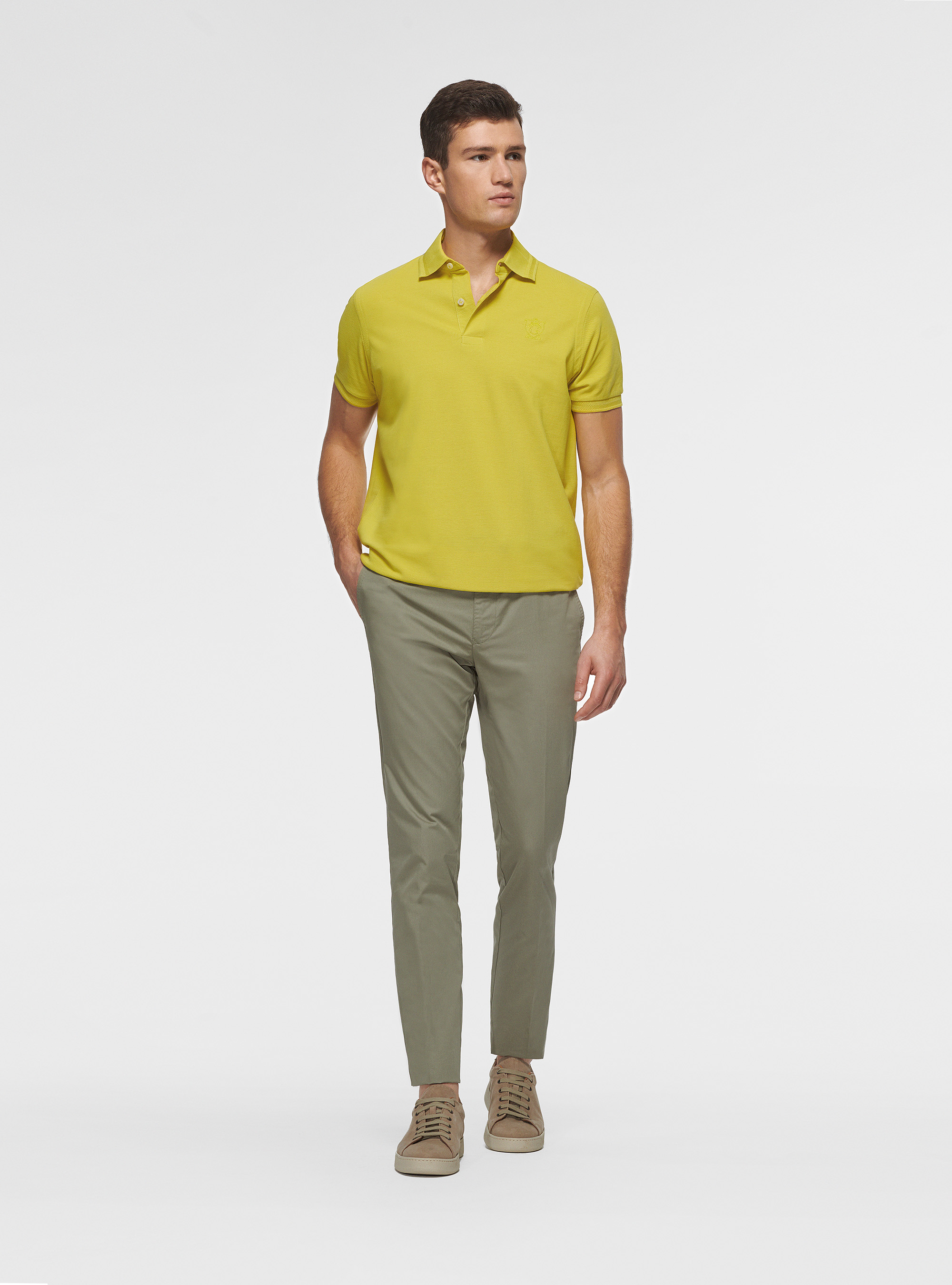 Polo cl&aacute;sico de piqu&eacute; con canal&eacute; en espiga, SENAPE 0715C