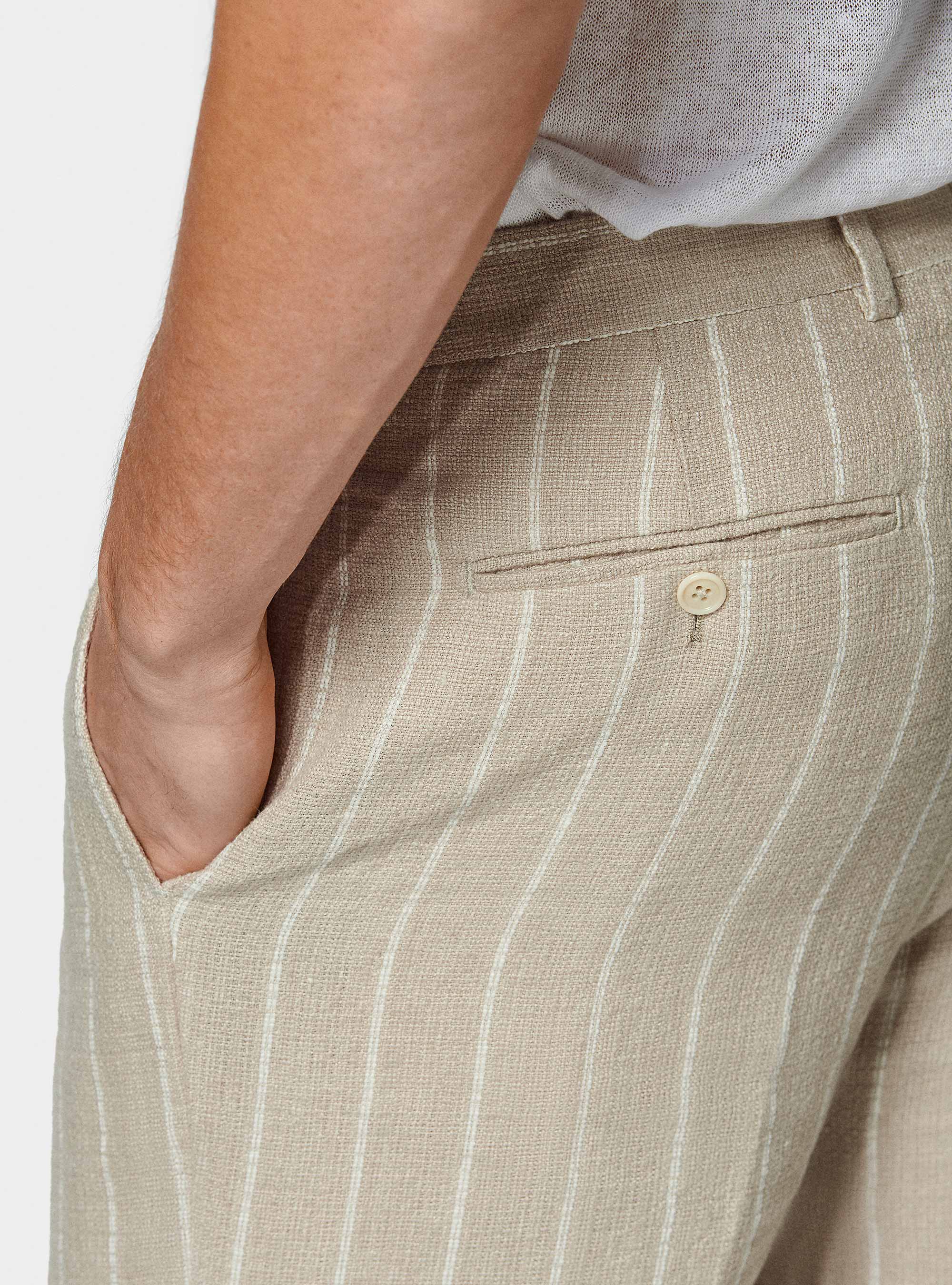 Pantalon de costume &agrave; rayures en cr&ecirc;pe de lin pur, SABLE