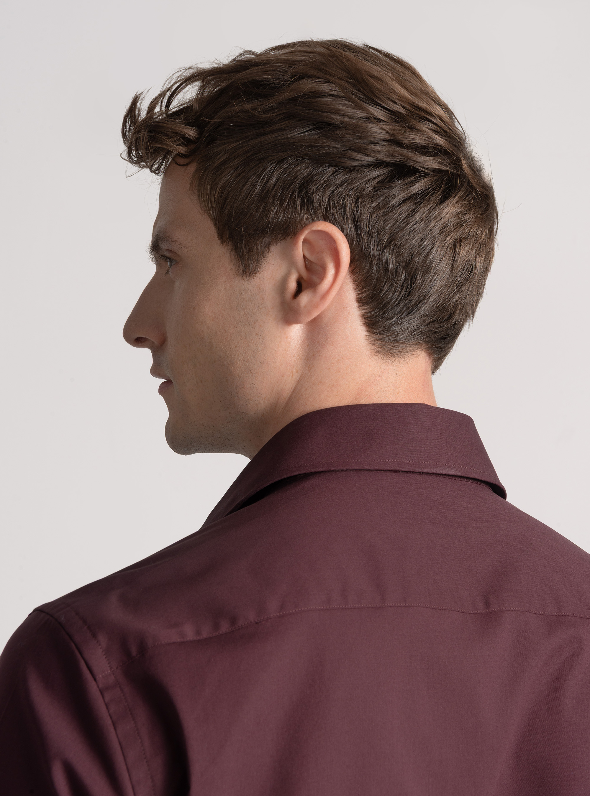 Camisa de popel&iacute;n de algod&oacute;n el&aacute;stico, BURDEOS