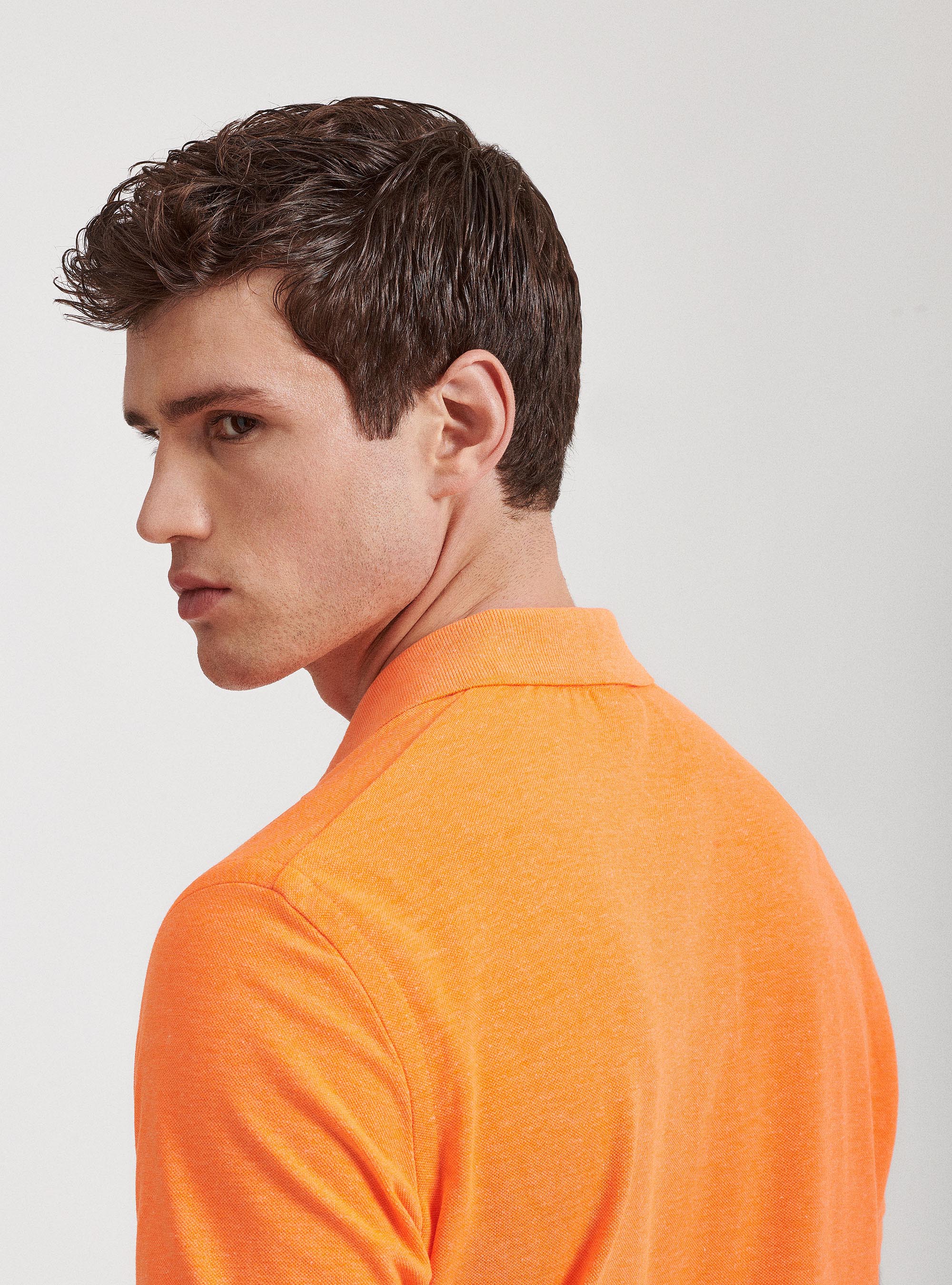 Polo fluorescente in piquet con ricamo, ARANCIO FLUO 0389C