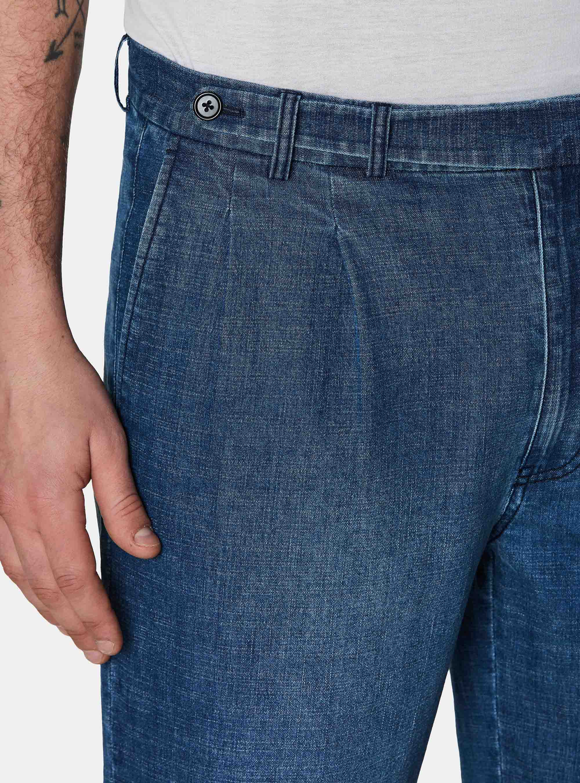 Loose-fit trousers with pleats in chambray cotton, BLUE