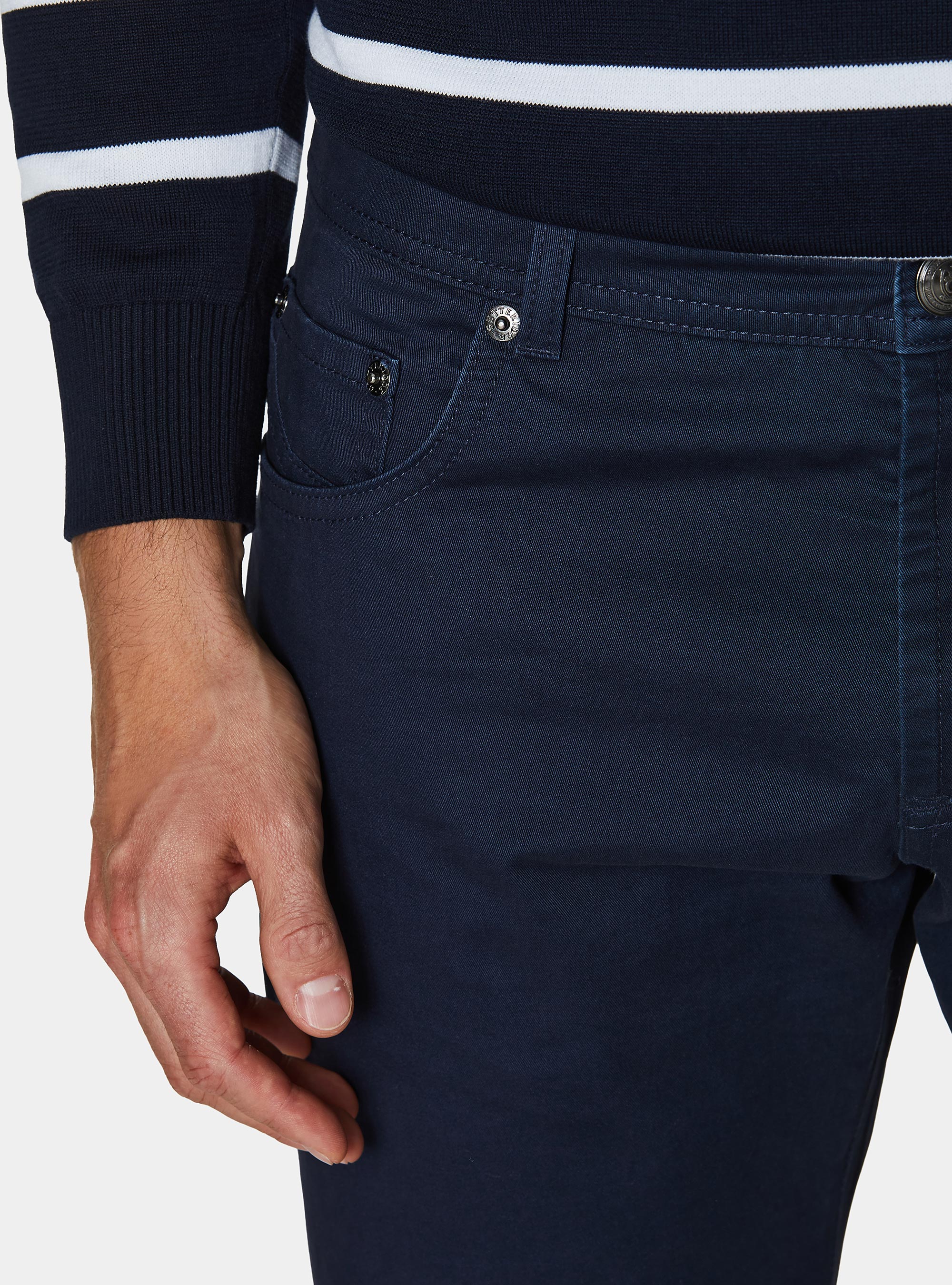 Pantalones slim fit de sarga de algod&oacute;n, AZUL MARINO
