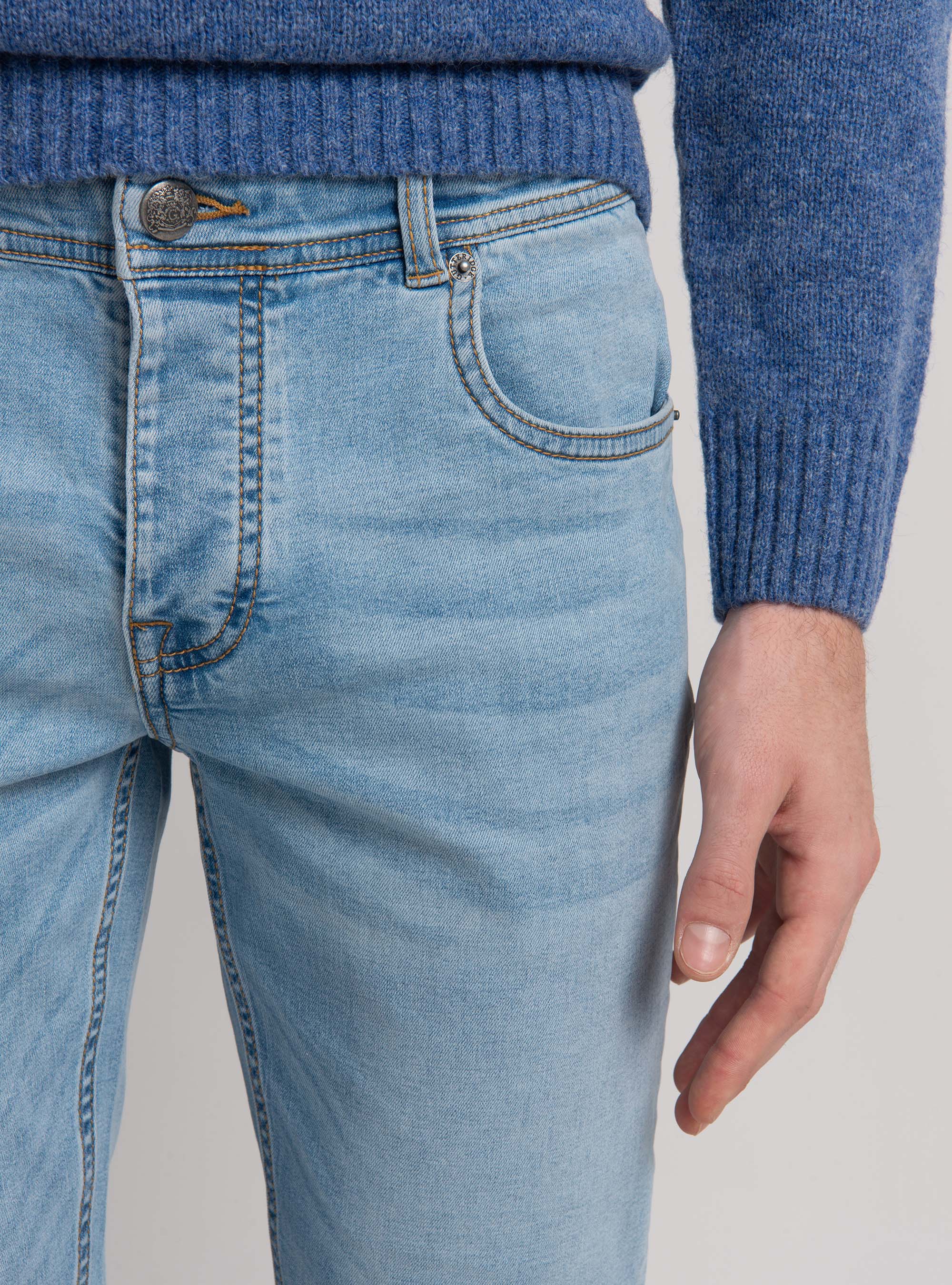 5 Regular fit denim pockets, LIGHT BLUE