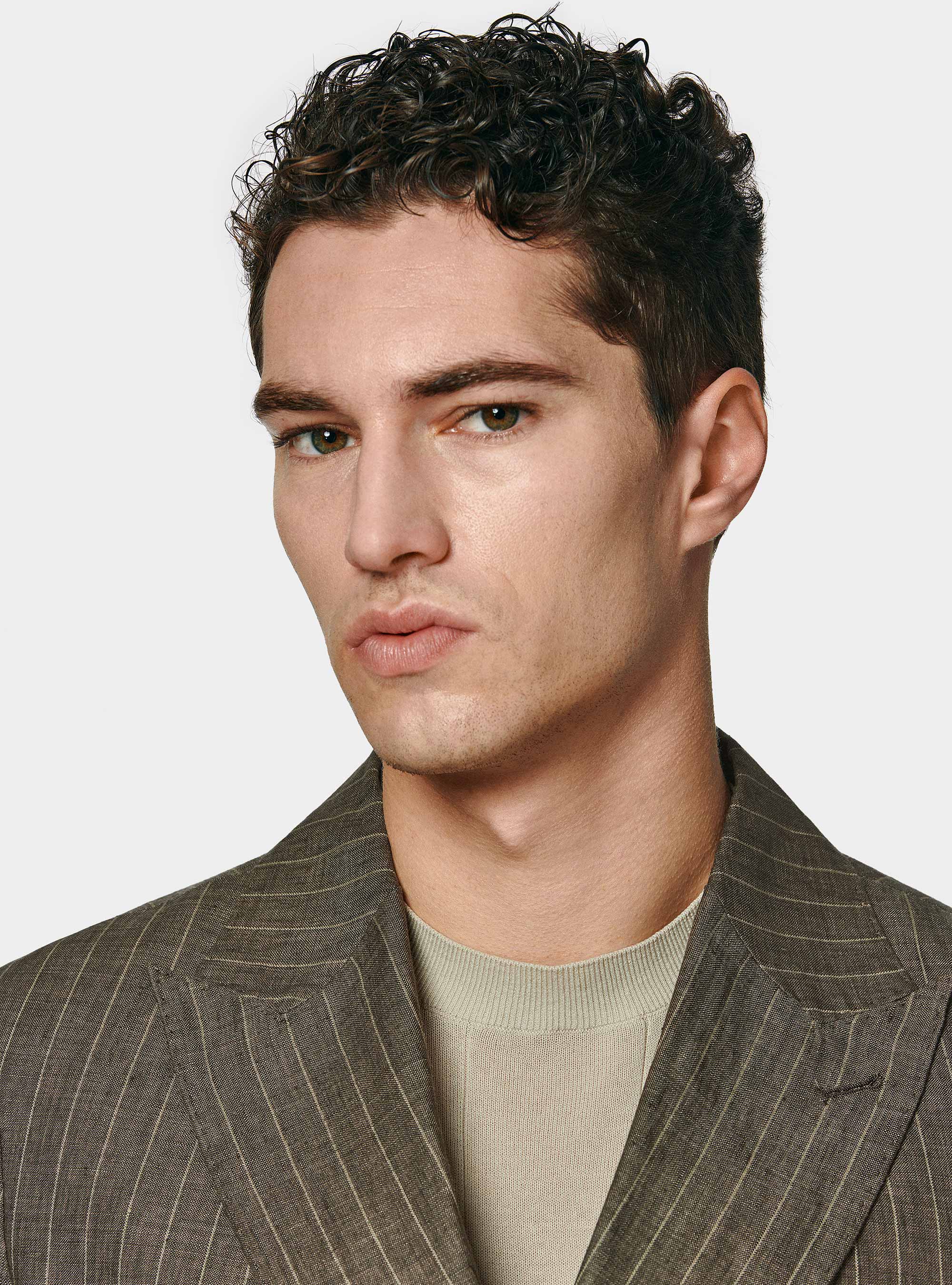 Double-breasted pinstripe suit blazer in delav&eacute; linen, BROWN