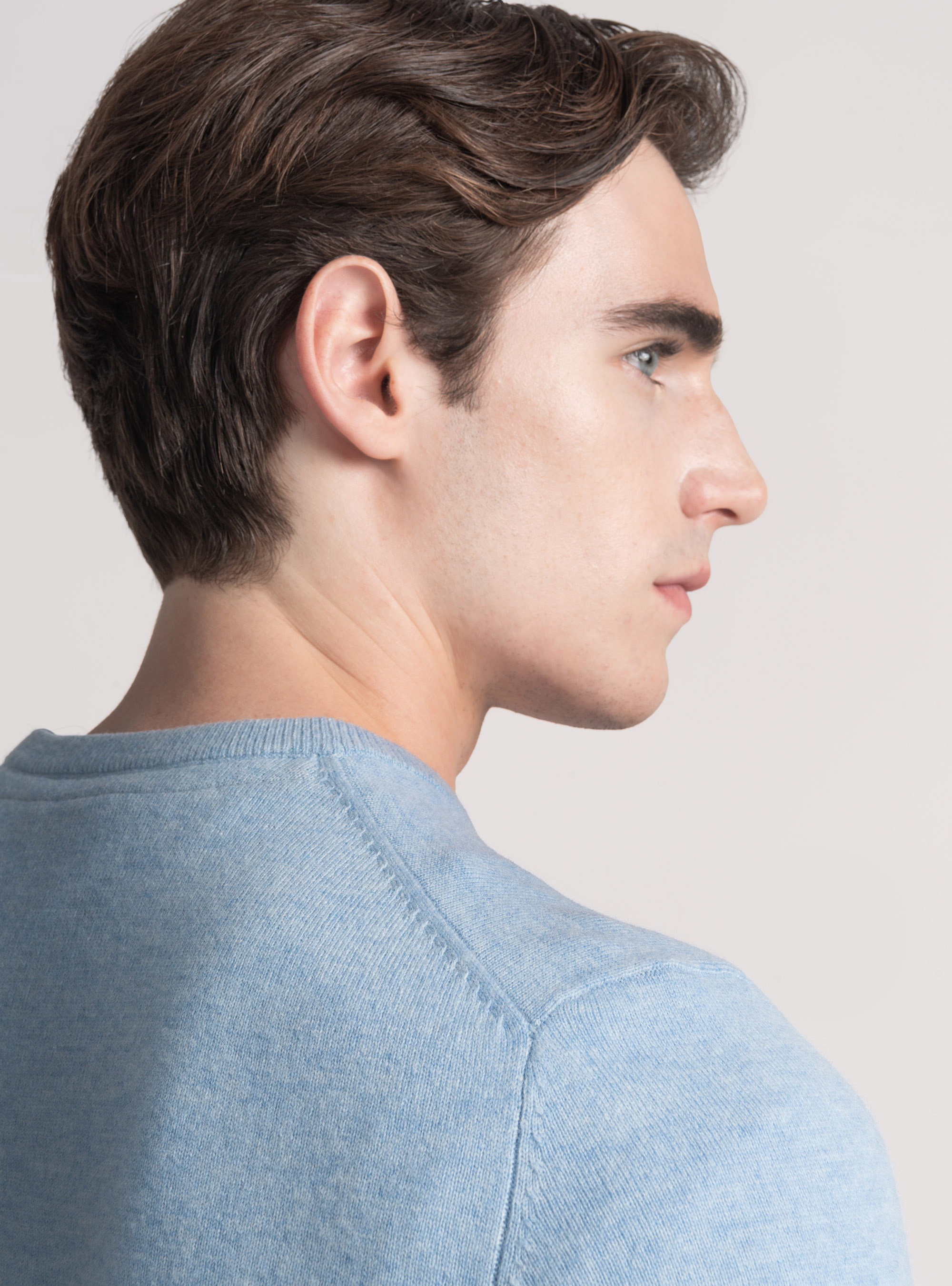 Maglia girocollo in lana lambswool e cashmere, AZZURRO POLVERE 0283C