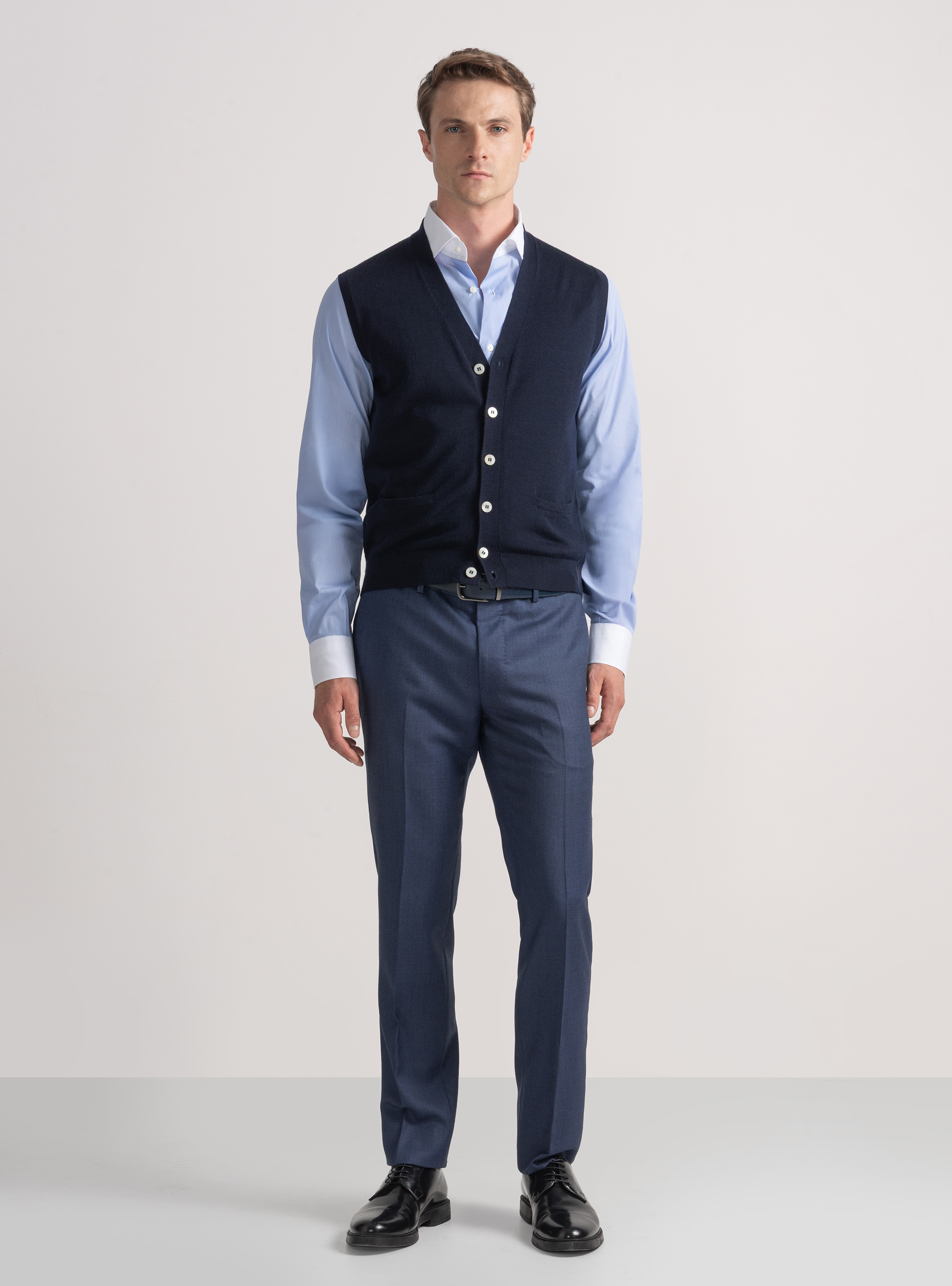 Gilet in maglia con bottoni in lana merino extrafine, BLU NAVY