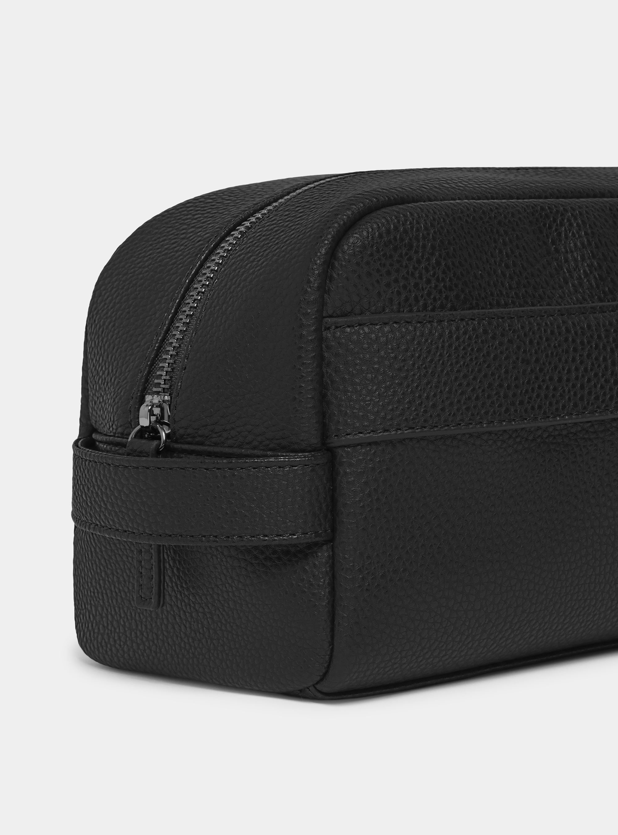 Necessaire with zip, BLACK