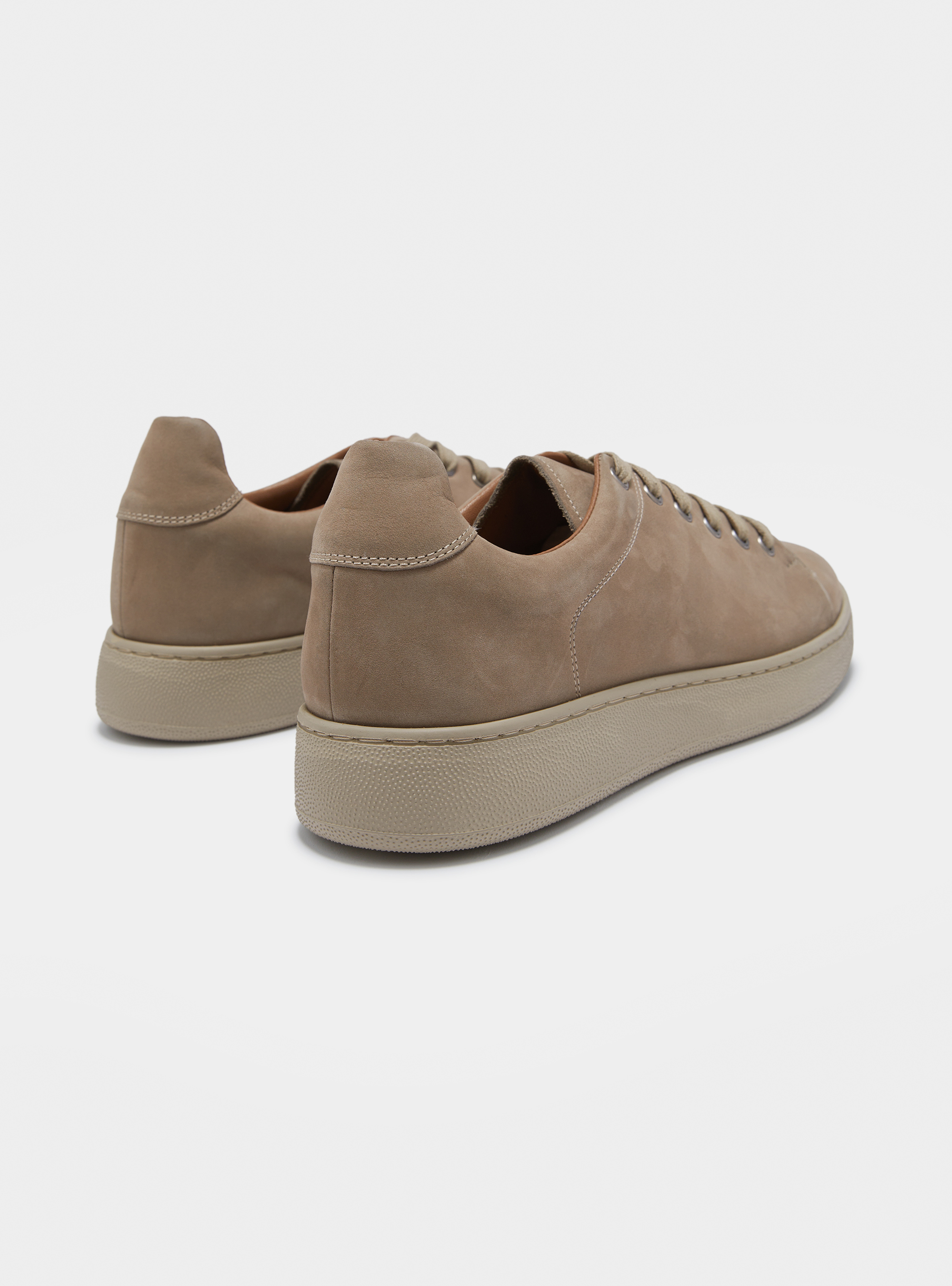 Baskets en nubuck, &Atilde; CRU